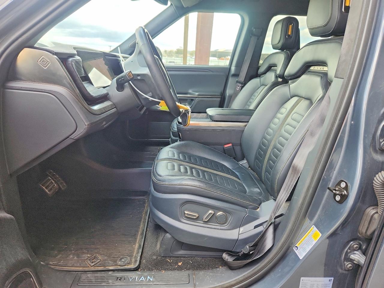 2022 Rivian R1T Adventure - Image 7