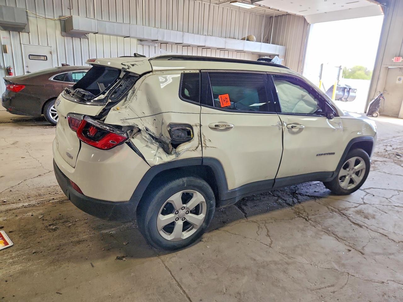 2018 Jeep Compass Latitude - Image 3
