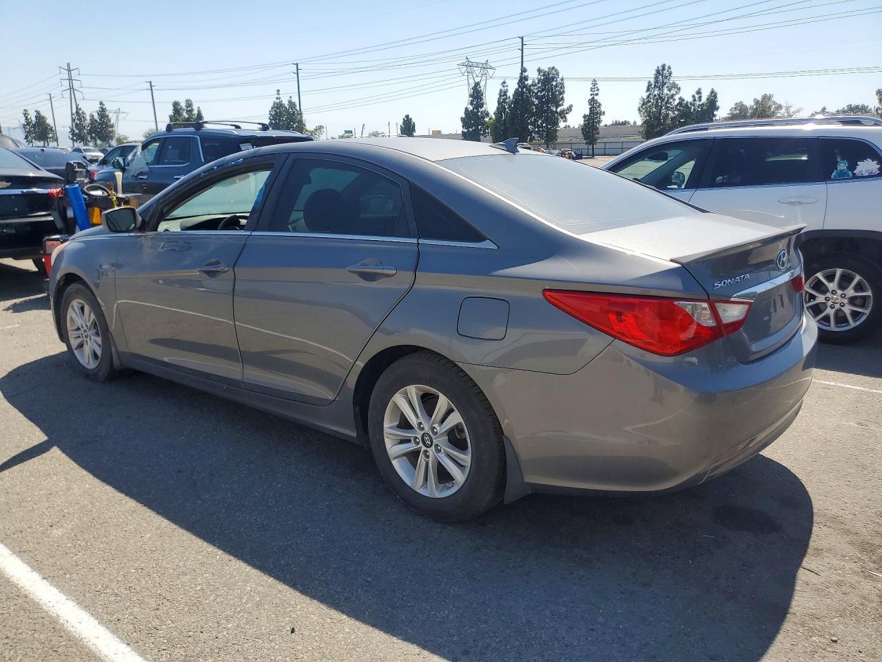 2013 Hyundai Sonata Gls - Image 2