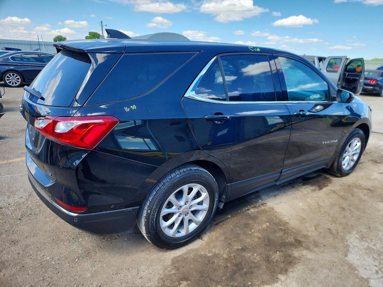 2020 Chevrolet Equinox Lt - Image 3