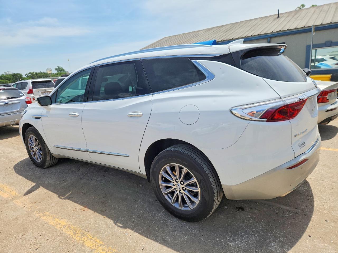 2023 Buick Enclave Essence - Фото 2