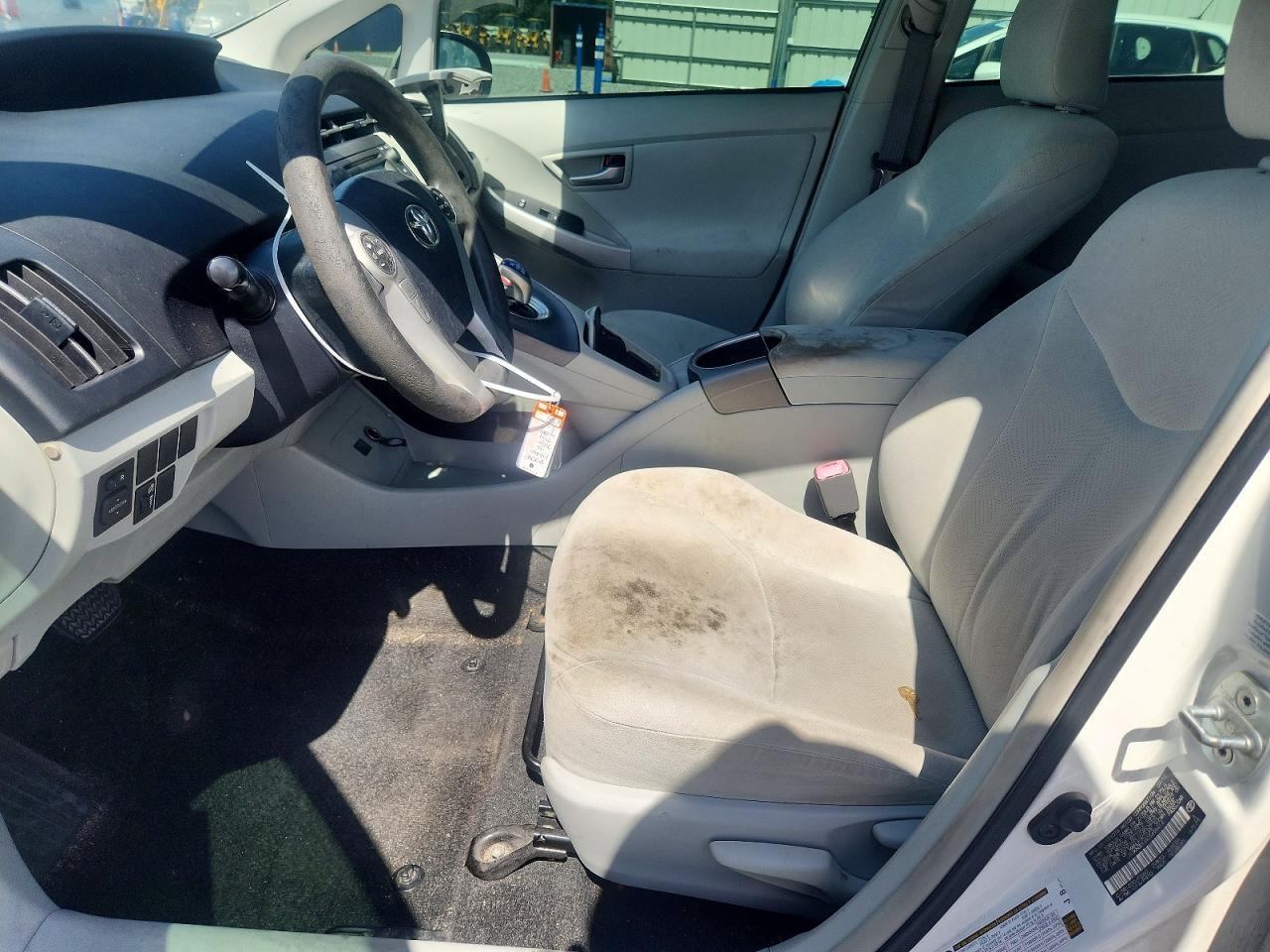 2012 Toyota Prius Three - Фото 7