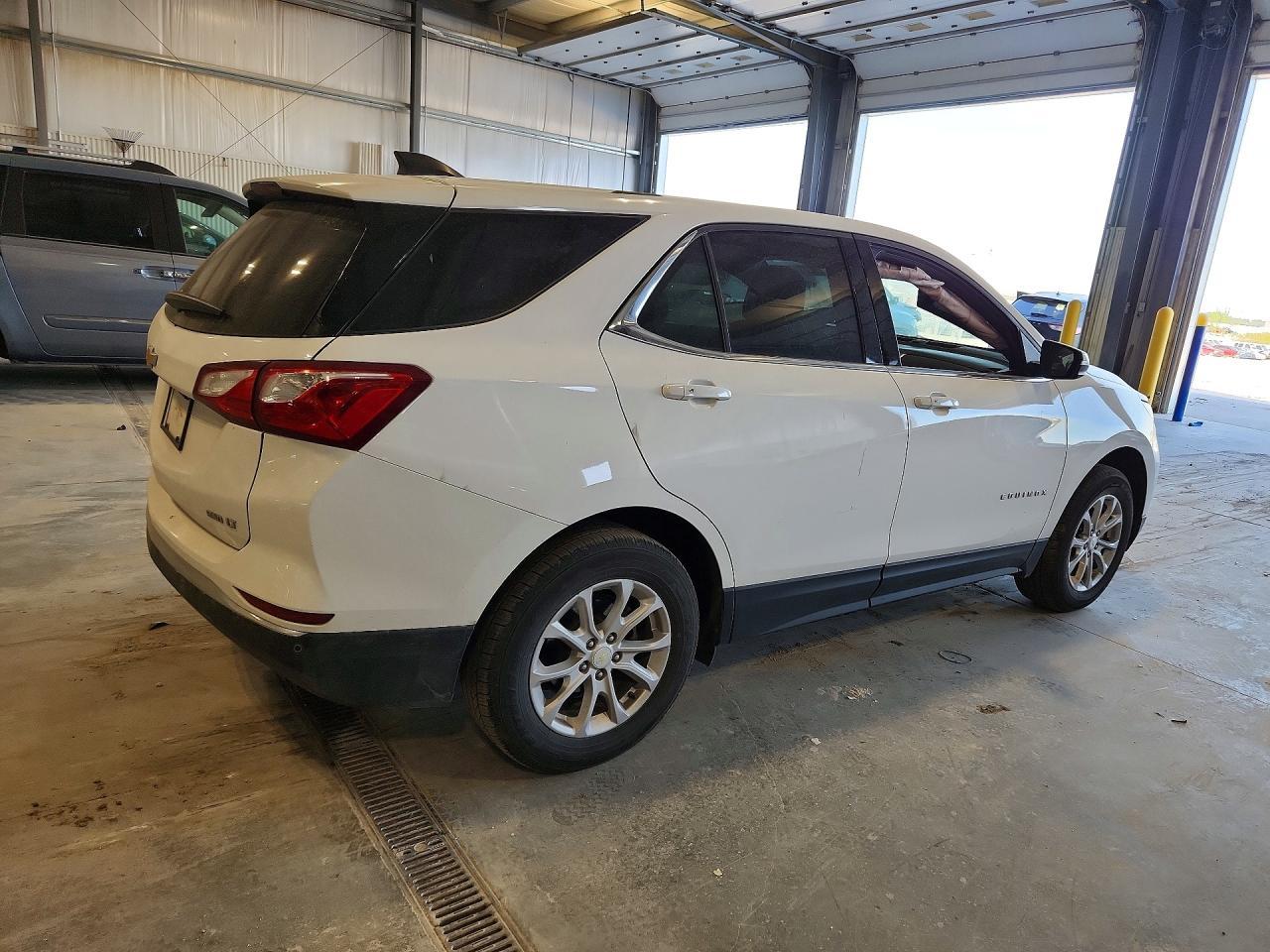 2019 Chevrolet Equinox Lt - Image 3
