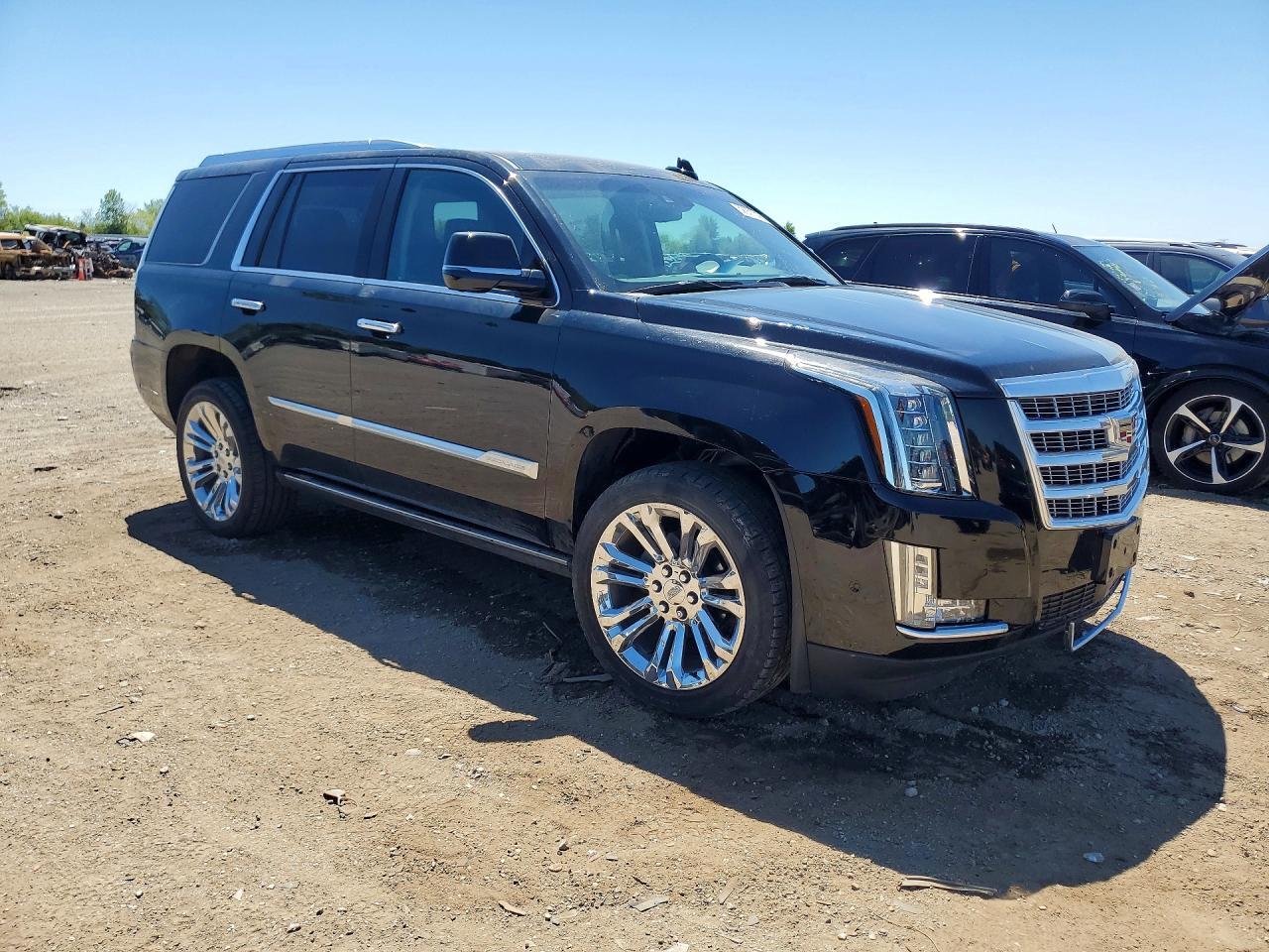 2019 Cadillac Escalade Premium Luxury - Image 4