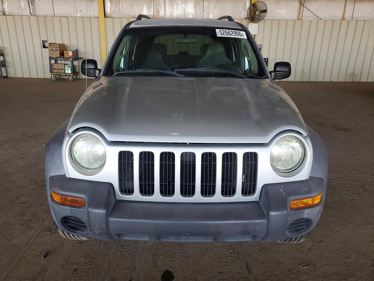 2004 Jeep Liberty Sport - Image 5