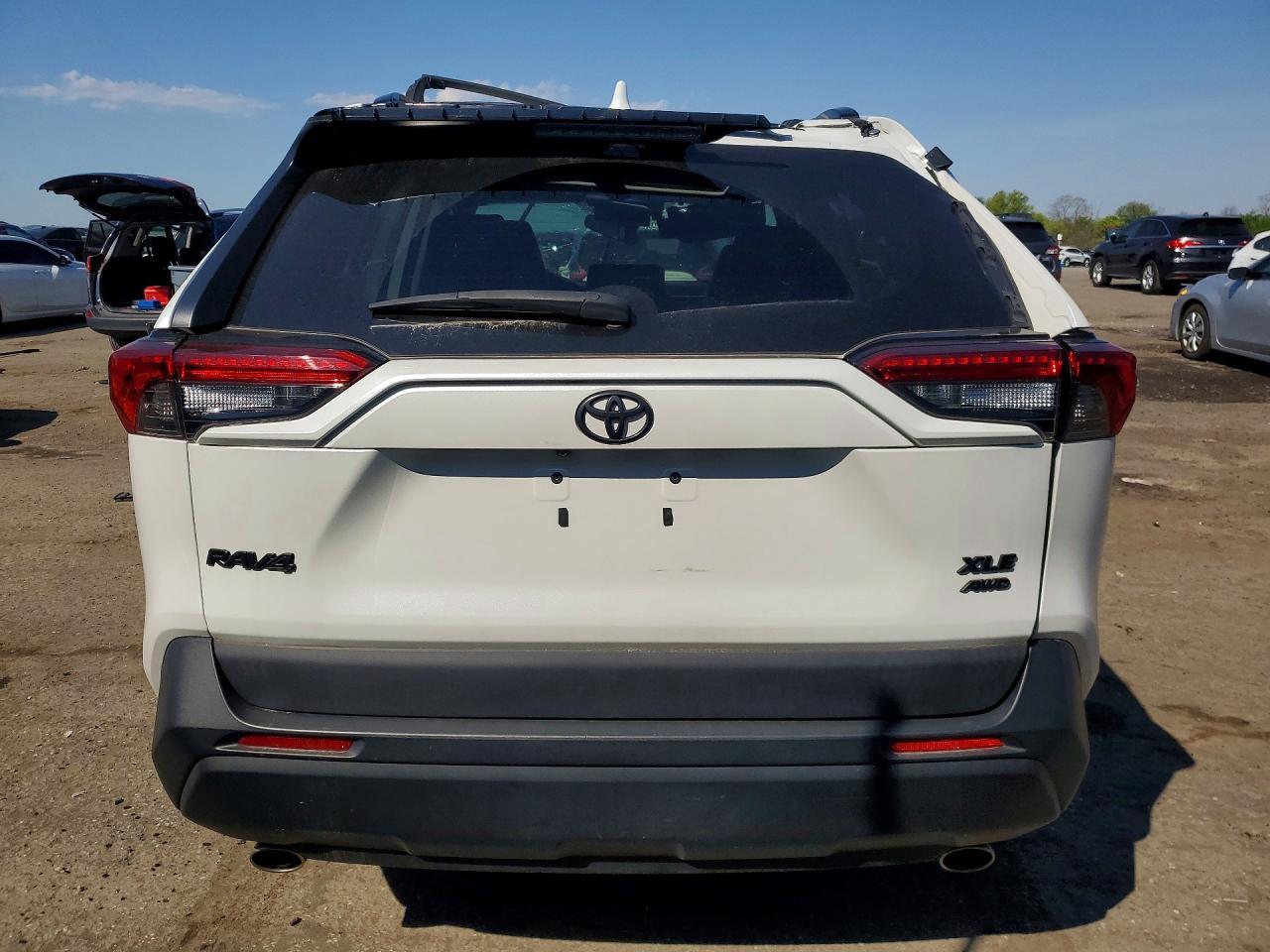 2023 Toyota Rav4 Xle Premium - Фото 6