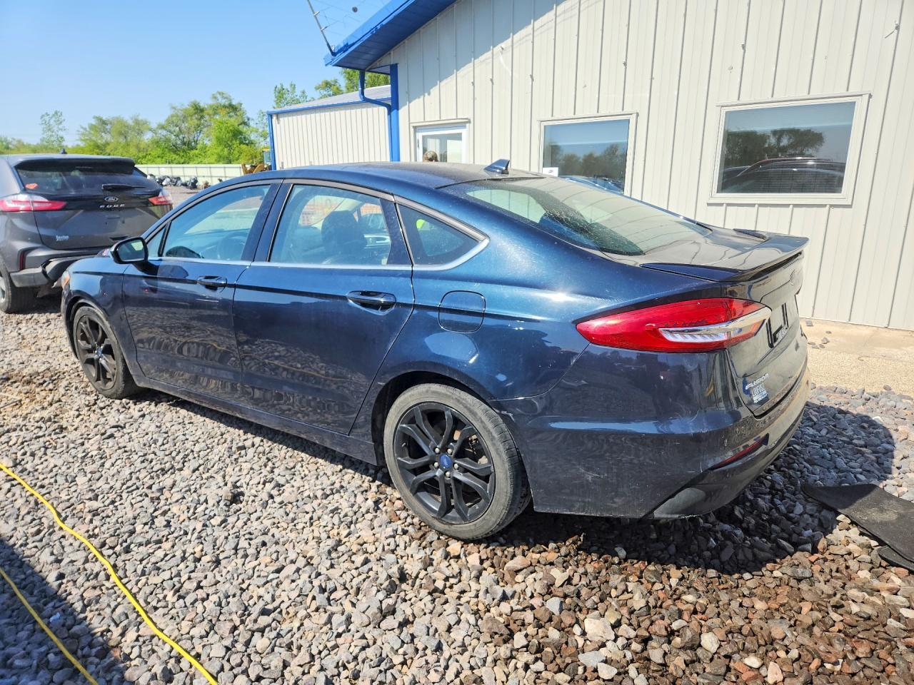 2020 Ford Fusion Se - Image 2