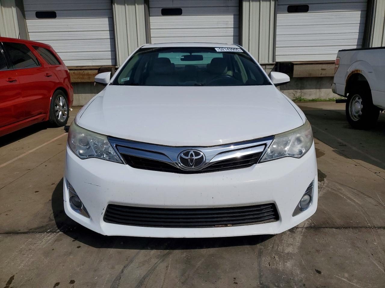 2014 Toyota Camry Xle - Image 5