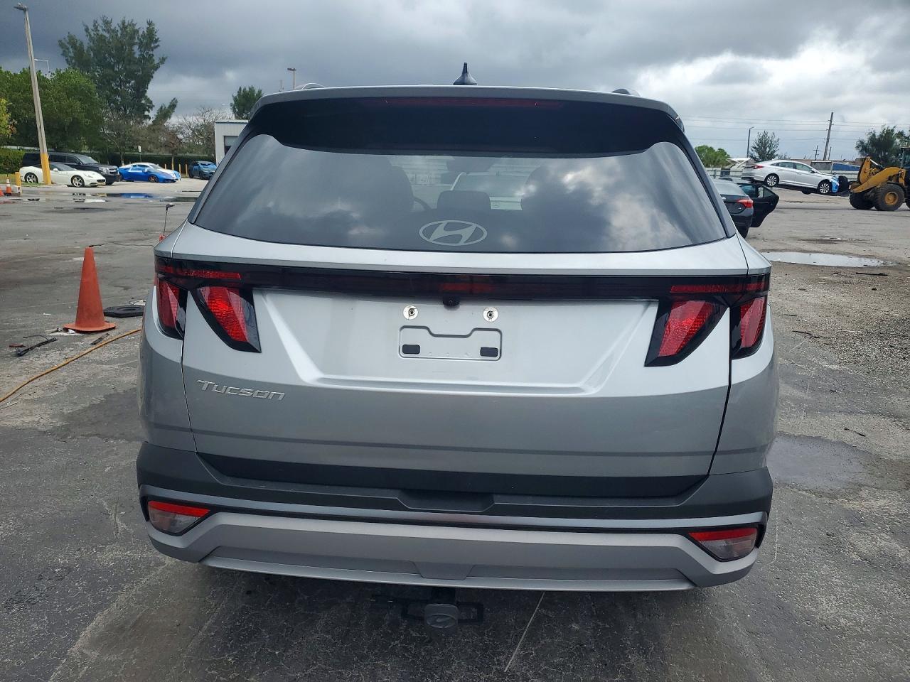2026 Hyundai Tucson Sel - Image 6