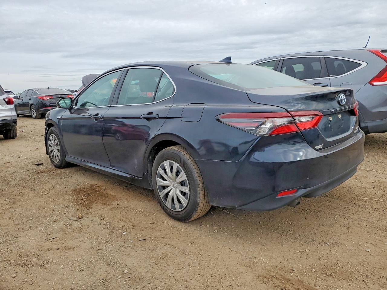 2021 Toyota Camry Hybrid Le - Фото 2