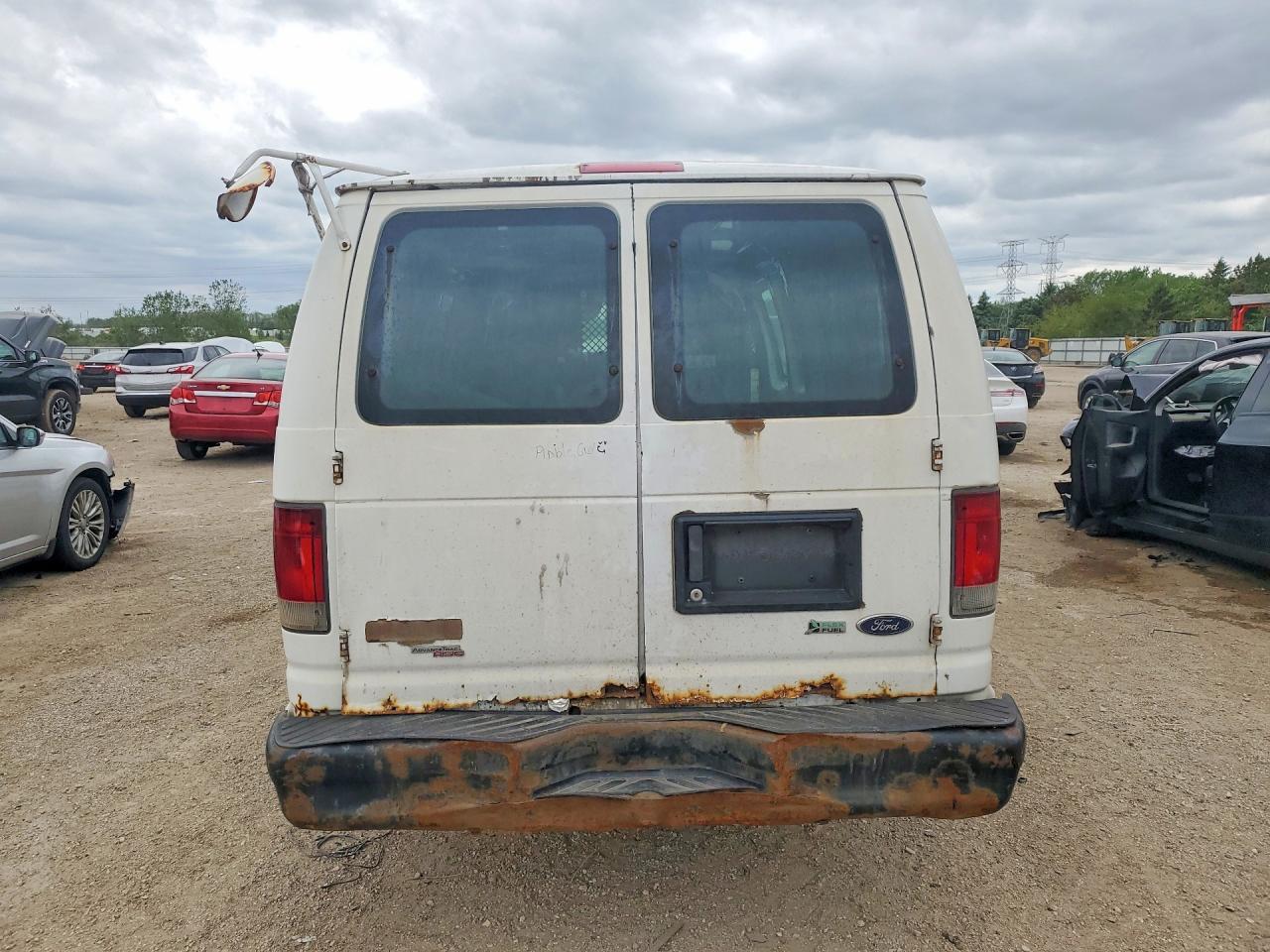 2013 Ford Econoline E350 Super Duty Van - Фото 6