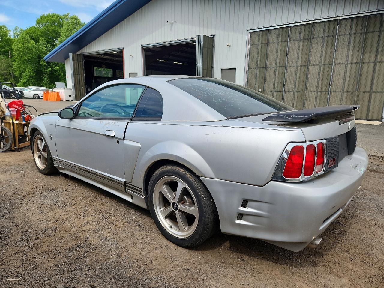 2004 Ford Mustang - Фото 2