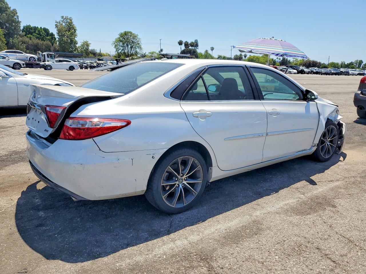 2016 Toyota Camry Xse - Image 3