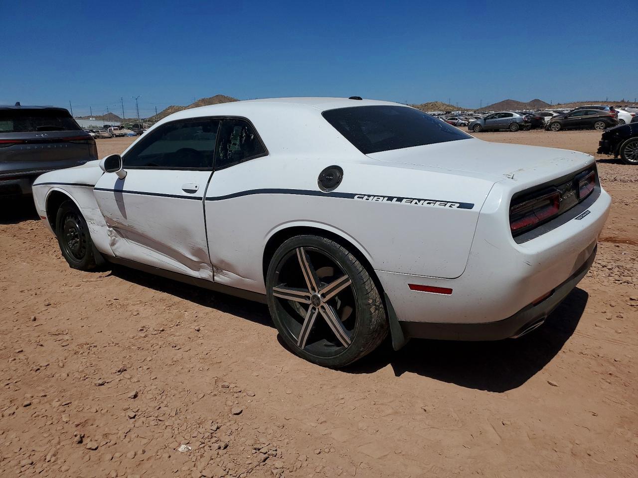 2016 Dodge Challenger Sxt - Image 2
