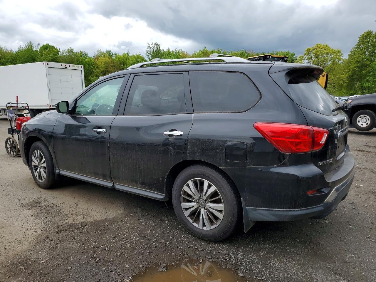 2018 Nissan Pathfinder S - Image 2
