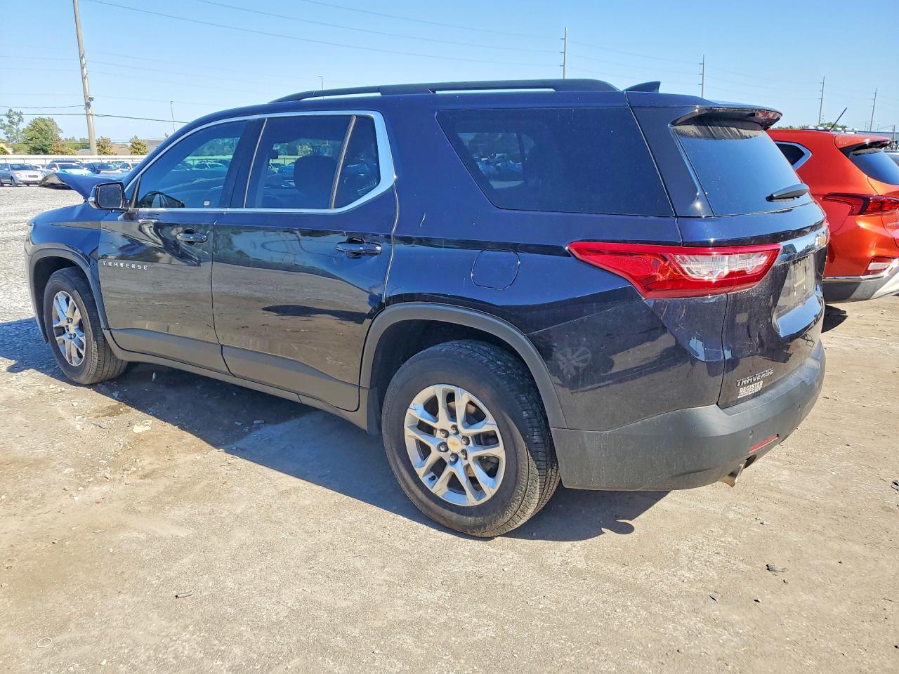 2020 Chevrolet Traverse Lt - Image 2