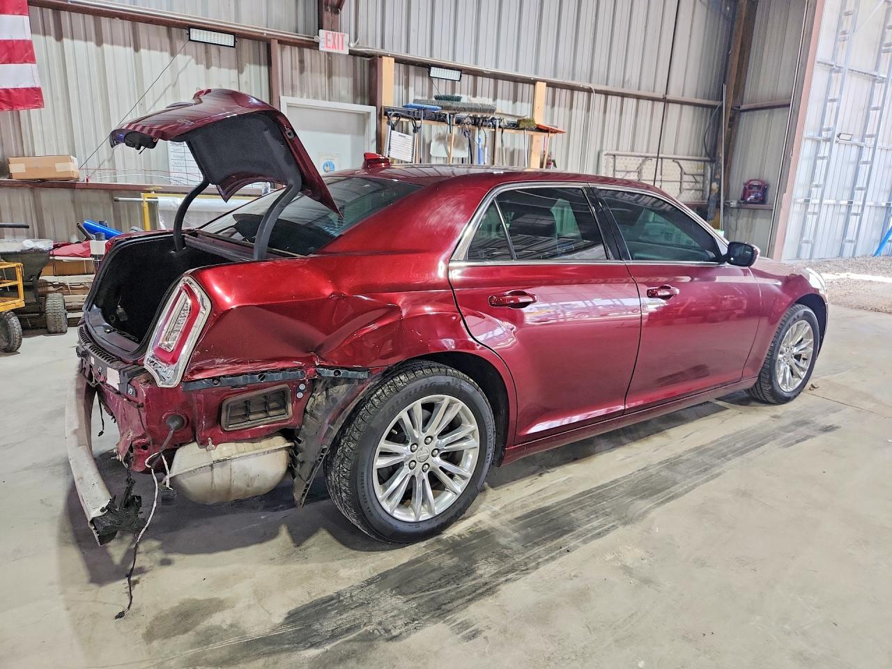 2019 Chrysler 300 Touring - Image 3