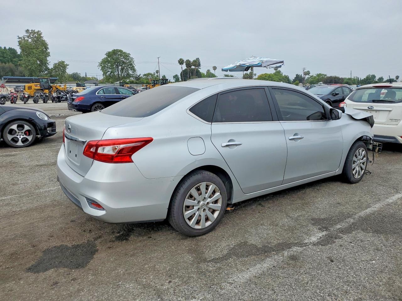 2016 Nissan Sentra S - Фото 3