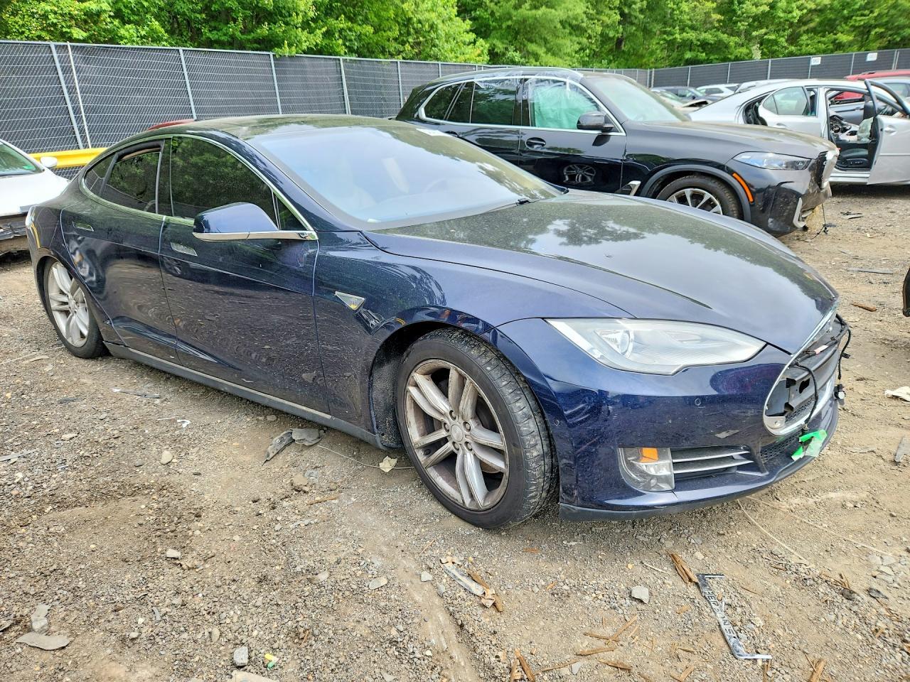 2015 Tesla Model S 85D - Фото 4