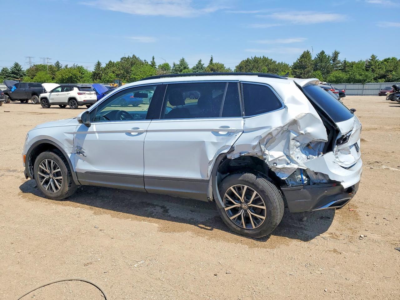 2019 Volkswagen Tiguan Se - Фото 2