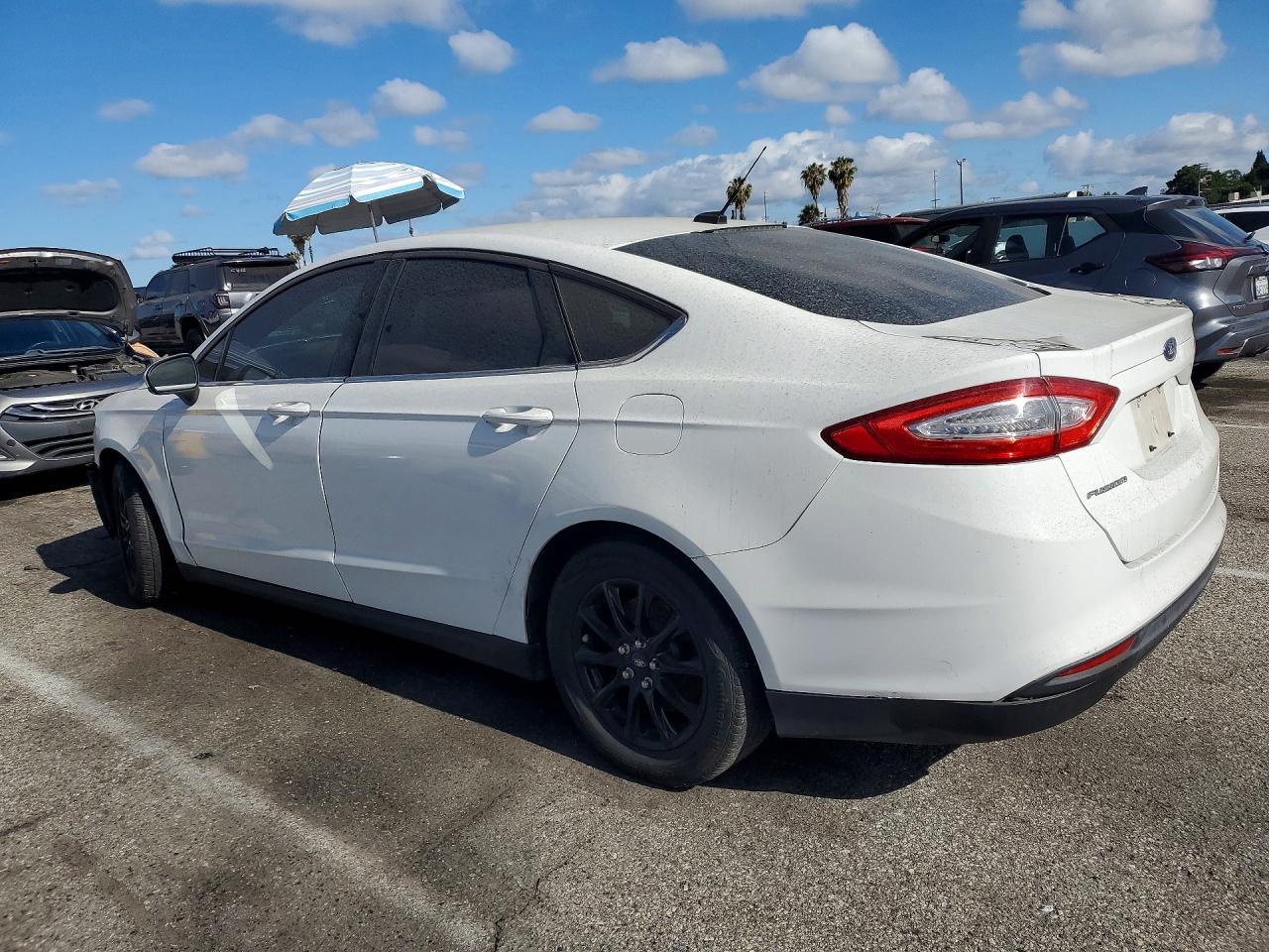 2016 Ford Fusion S - Фото 2
