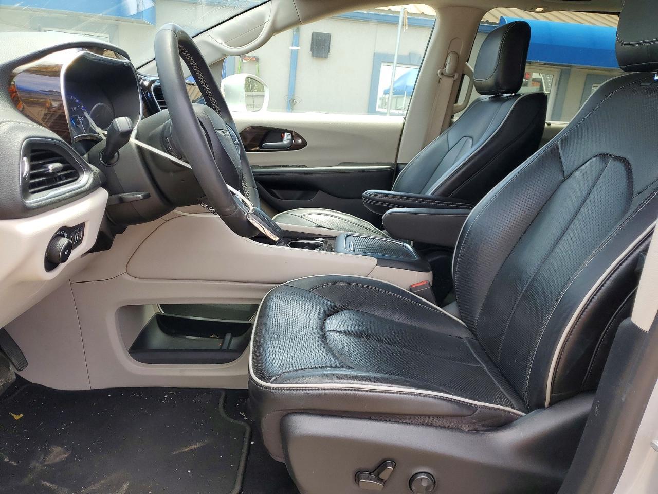 2022 Chrysler Pacifica Limited - Image 7