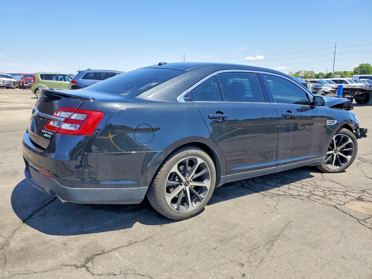 2014 Ford Taurus Limited - Image 3