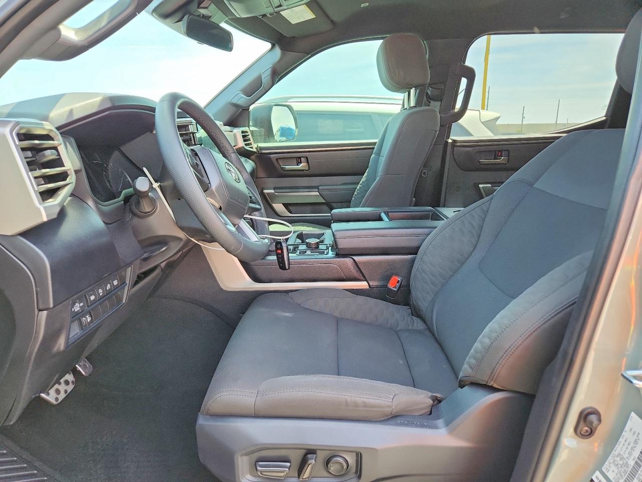 2025 Toyota Tundra - Фото 7