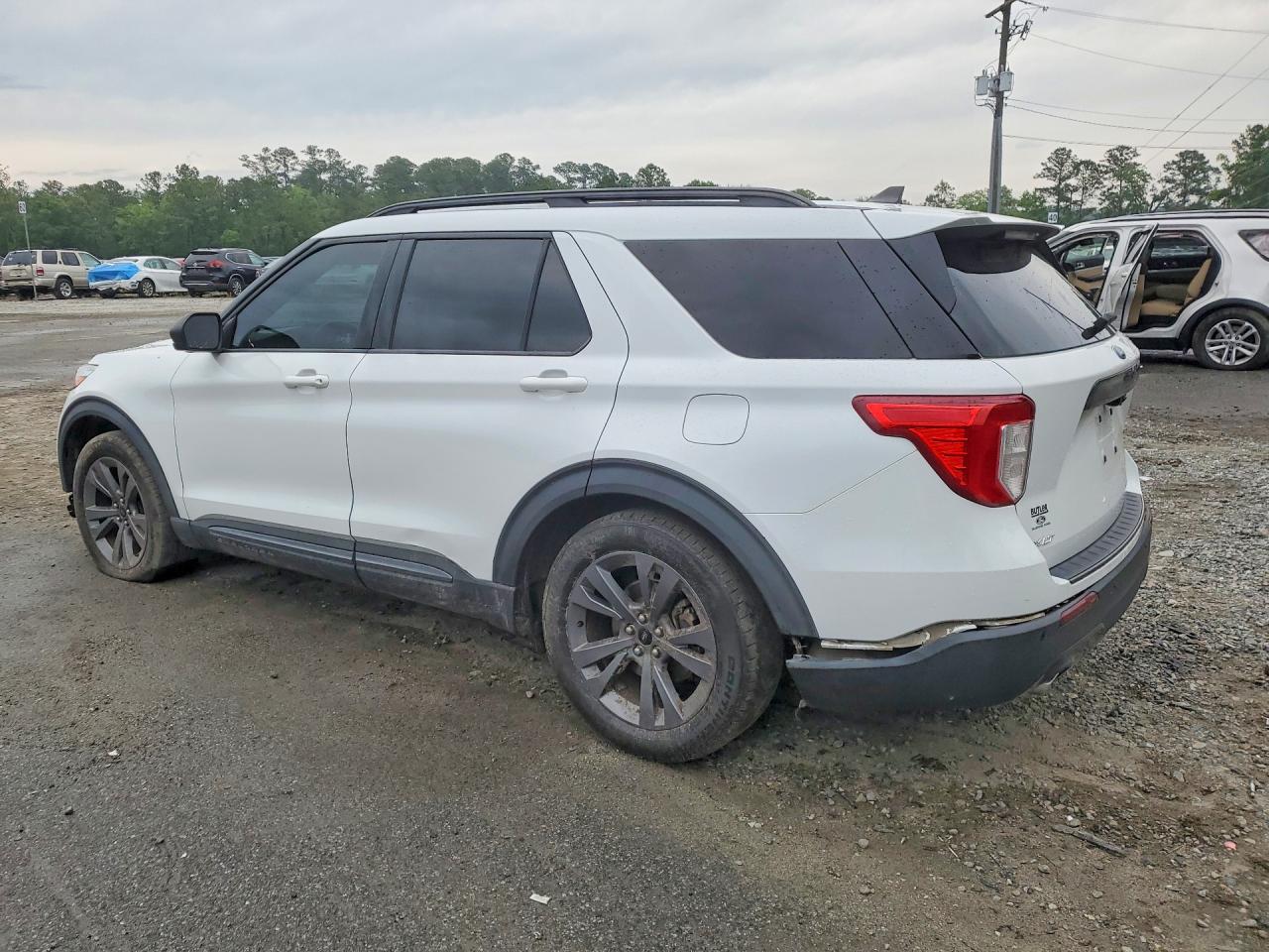 2021 Ford Explorer Xlt - Image 2