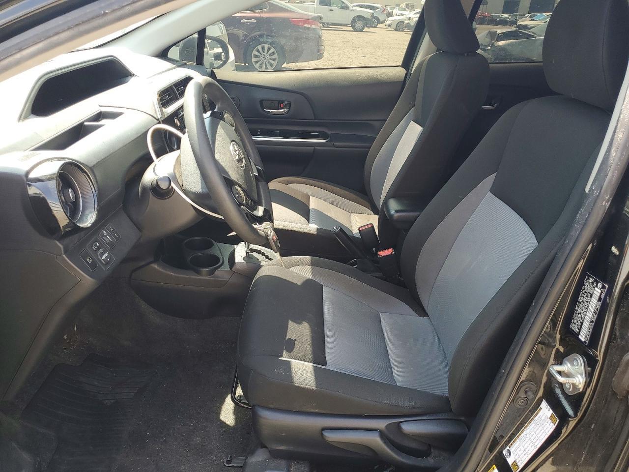 2018 Toyota Prius C Two - Фото 7