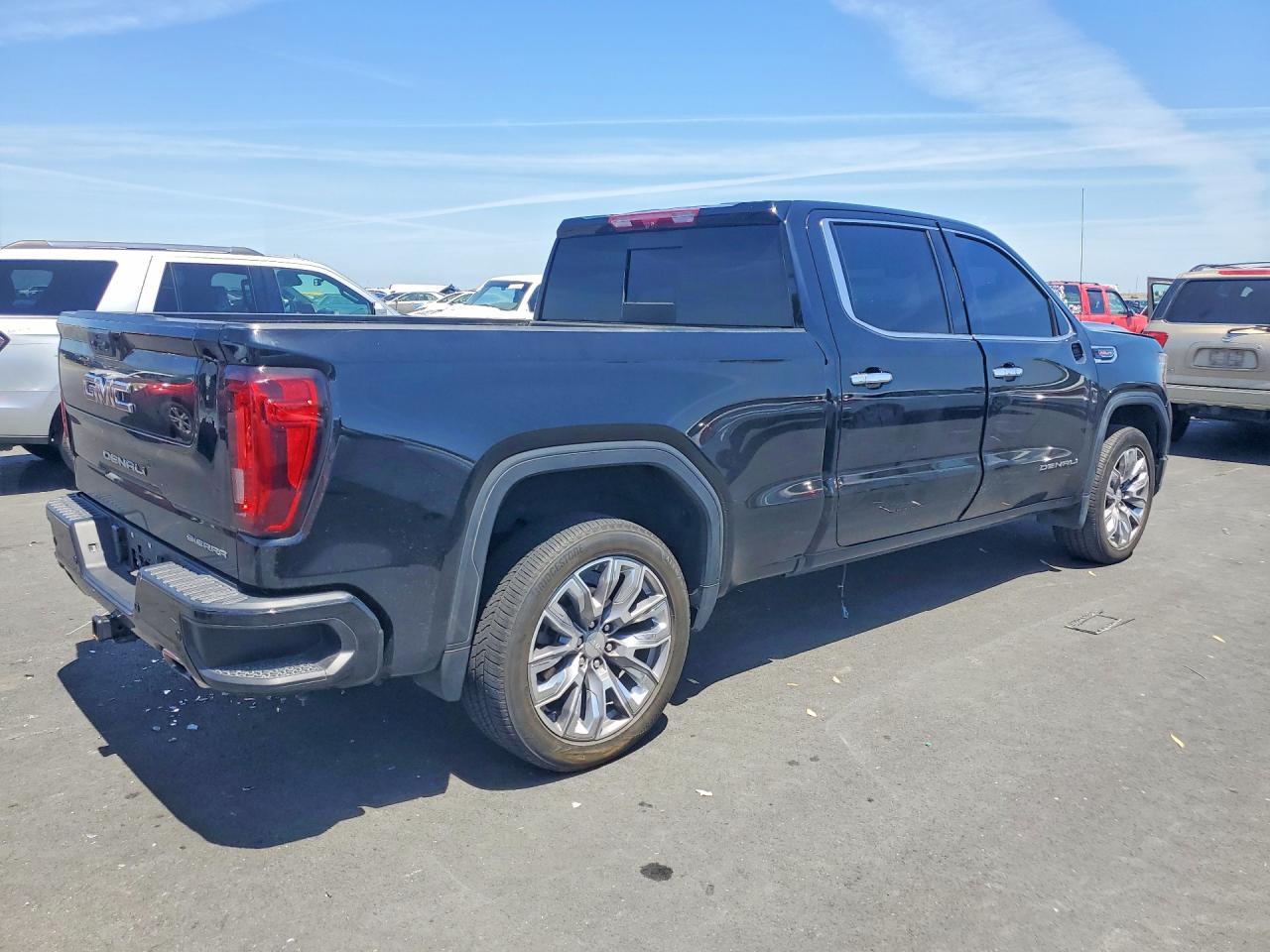 2023 GMC Sierra K1500 Denali - Фото 3
