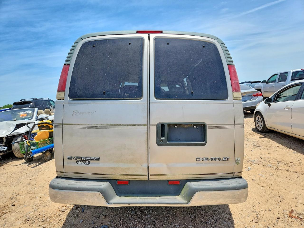 2000 Chevrolet Express G1500 - Image 6
