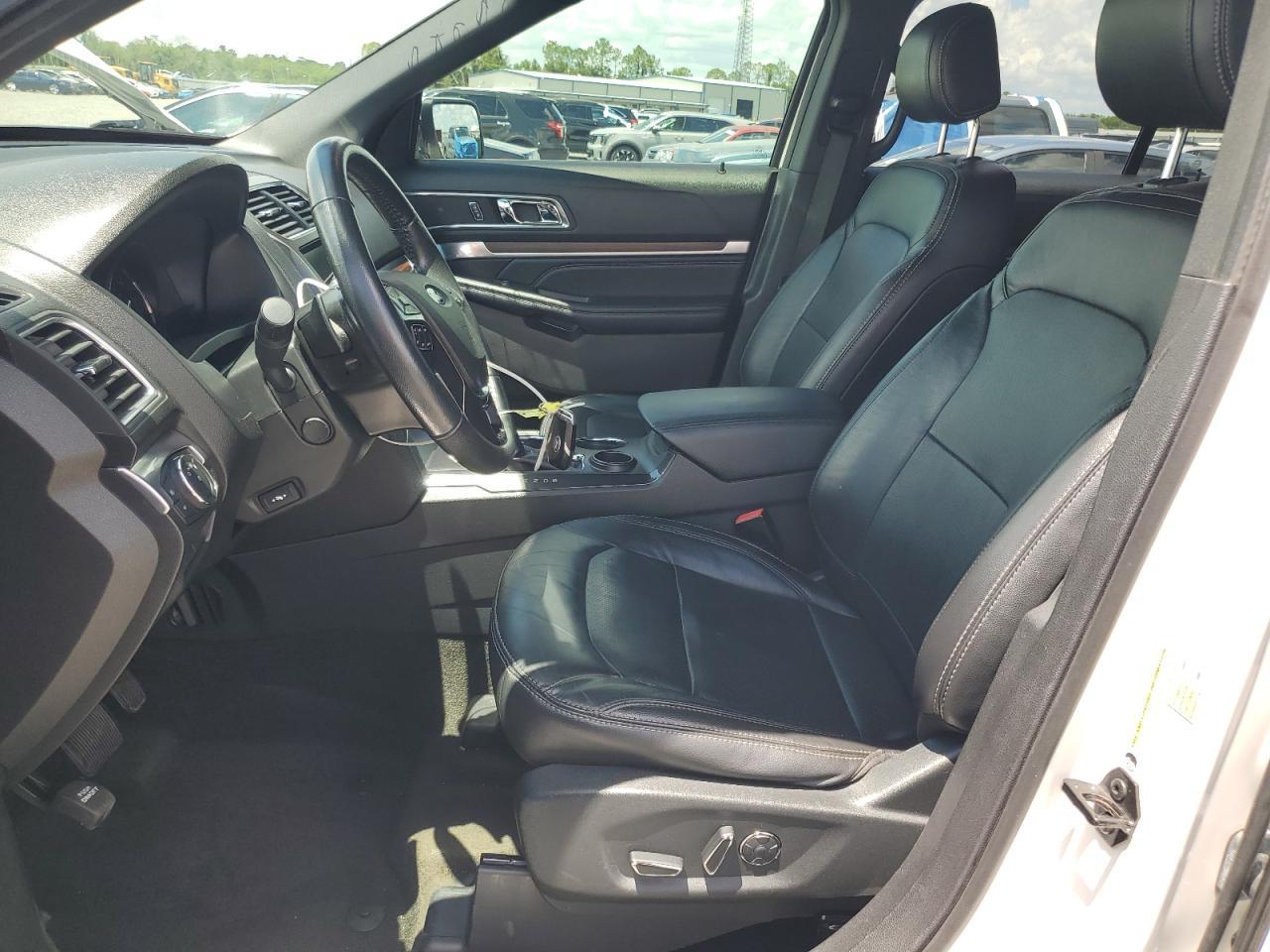 2017 Ford Explorer Limited - Image 7