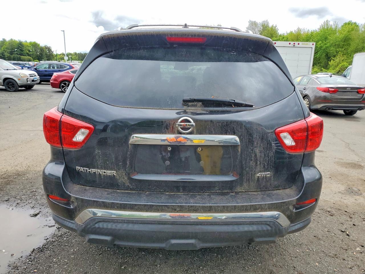 2018 Nissan Pathfinder S - Image 6