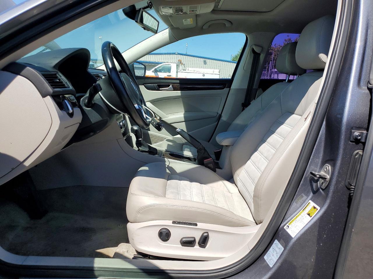2014 Volkswagen Passat Sel - Image 7