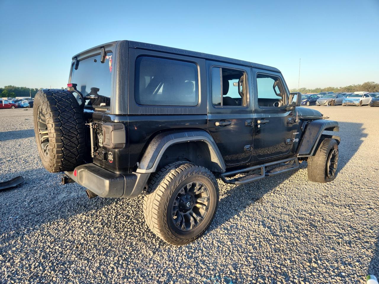 2018 Jeep Wrangler Unlimited Sahara - Image 3