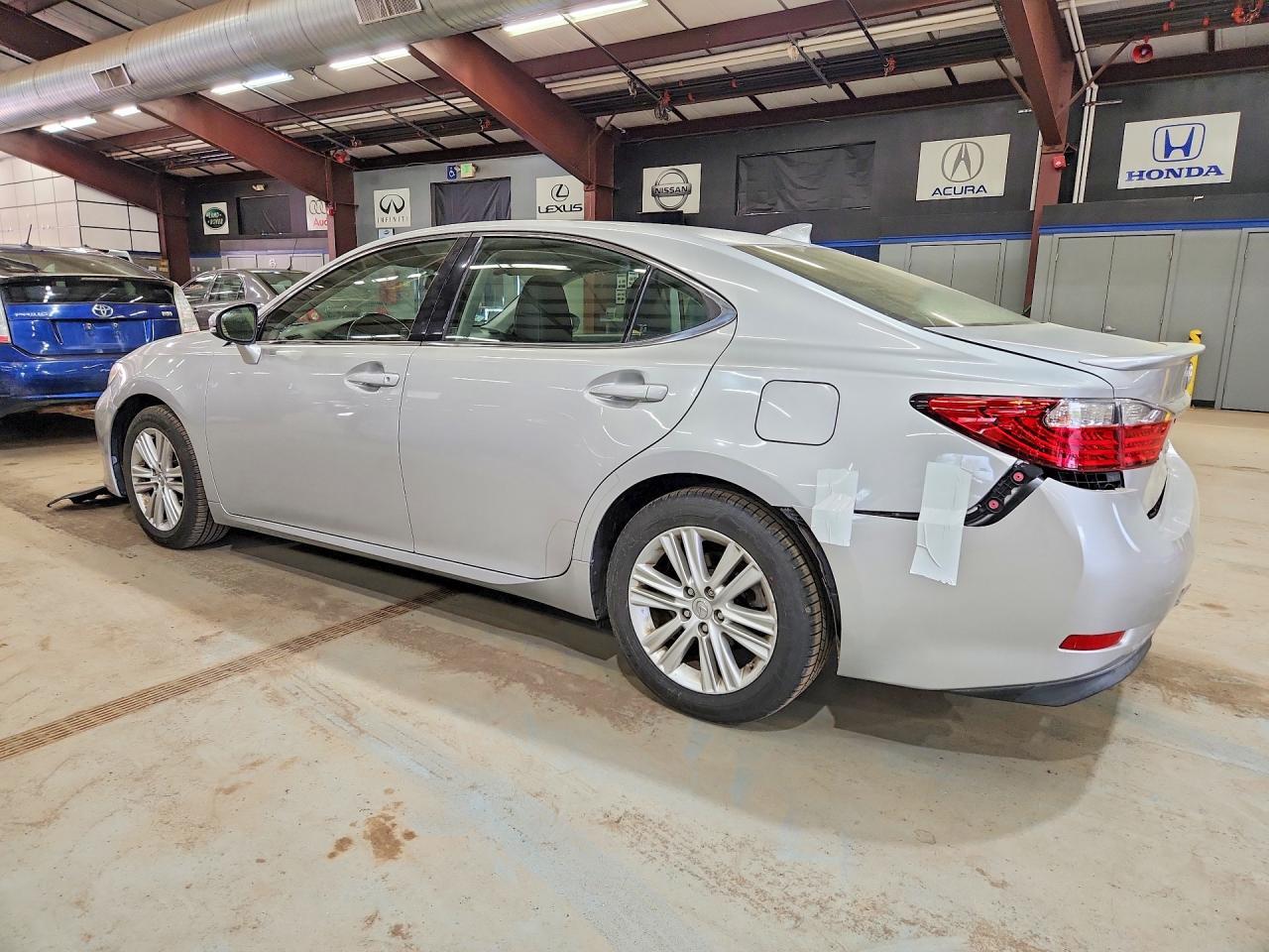 2015 Lexus Es 350 - Фото 2