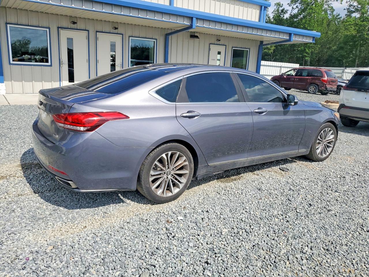 2015 Hyundai Genesis 3.8L - Фото 3
