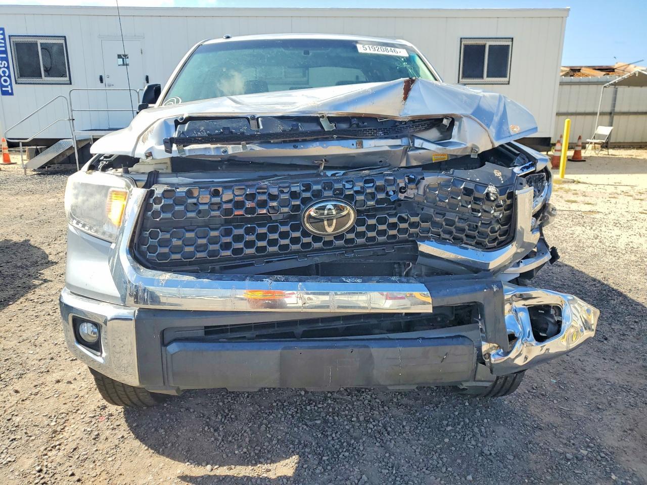 2016 Toyota Tundra Crewmax Sr5 - Image 5