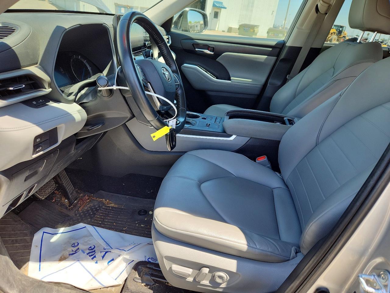 2020 Toyota Highlander Hybrid Xle - Image 7