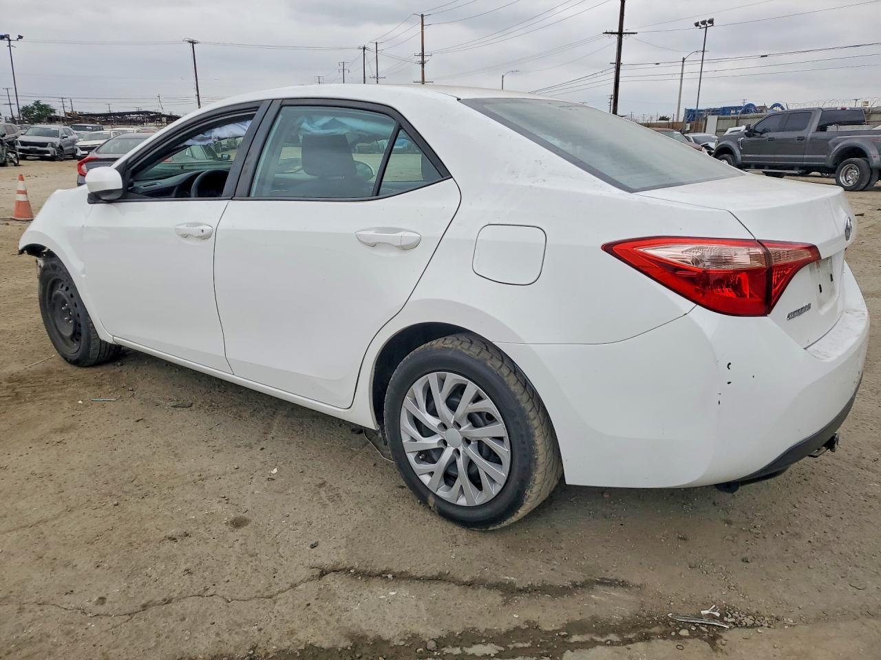 2017 Toyota Corolla Le - Фото 2