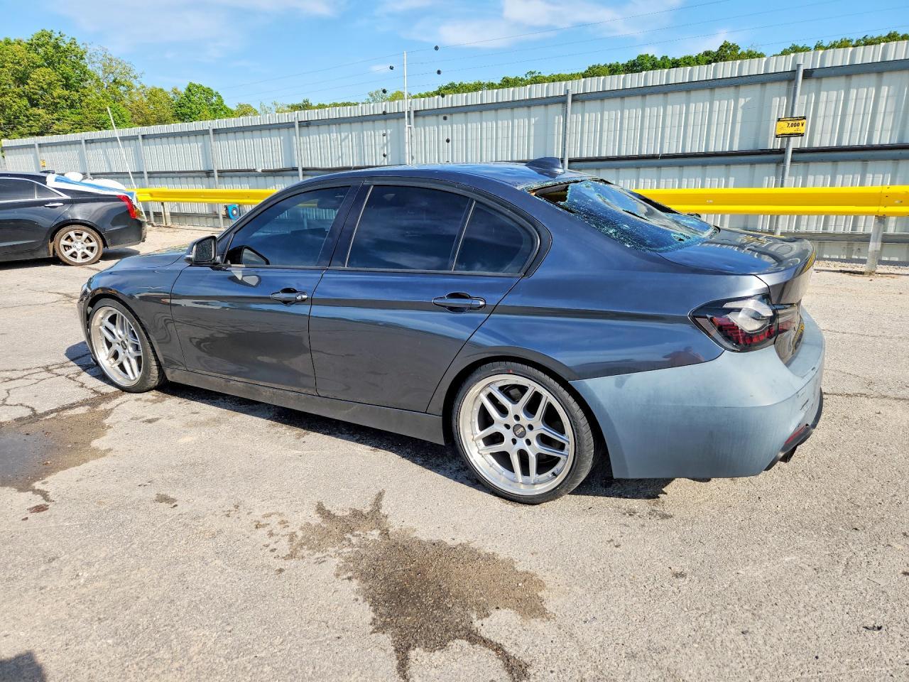 2013 BMW 335 I - Image 2