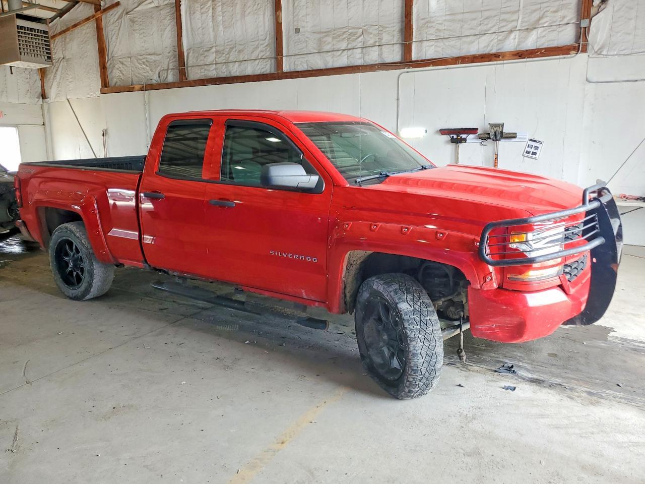 2017 Chevrolet Silverado K1500 Custom - Фото 4
