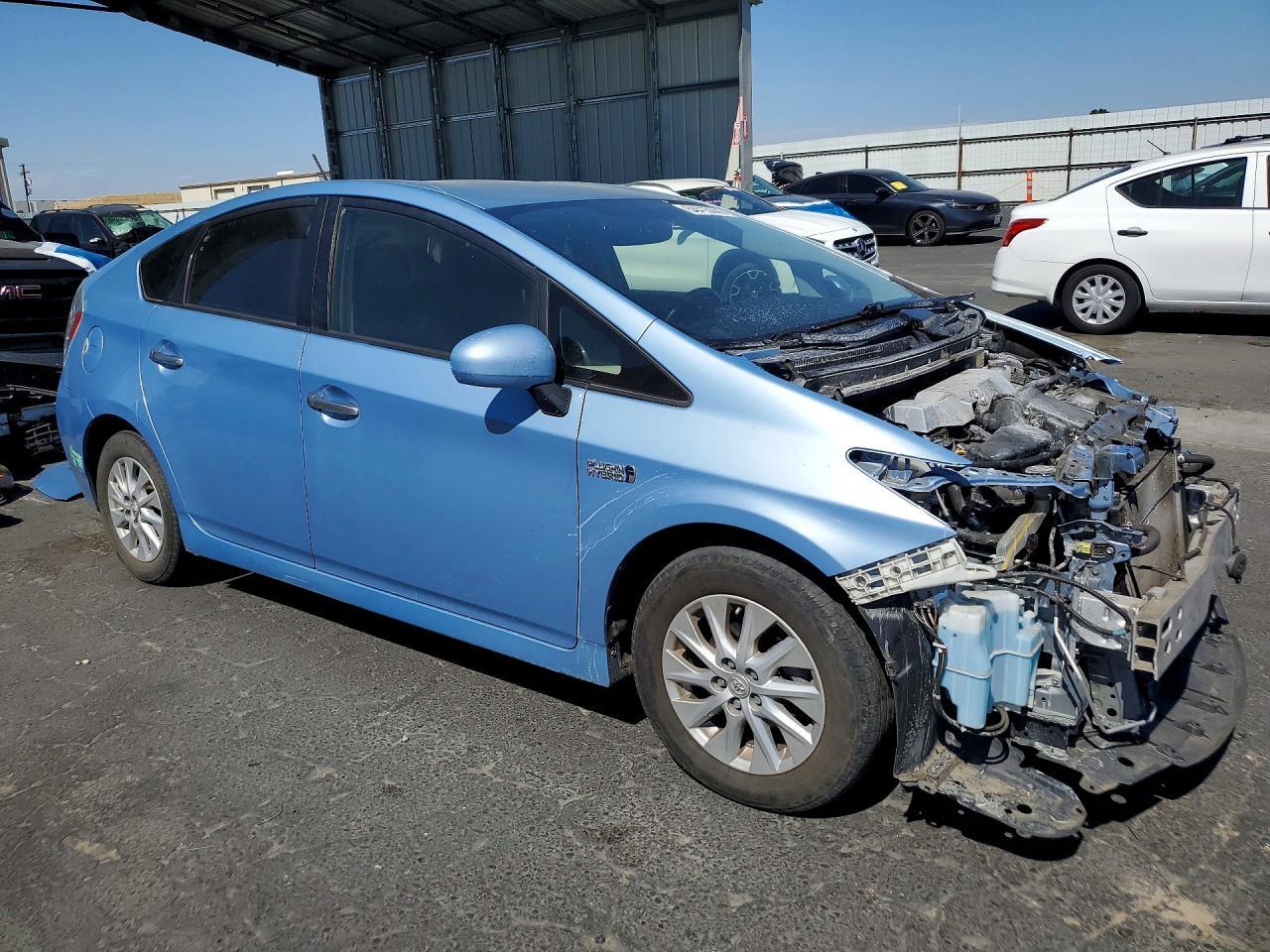 2014 Toyota Prius Plug-In Hybrid Advanced - Фото 4