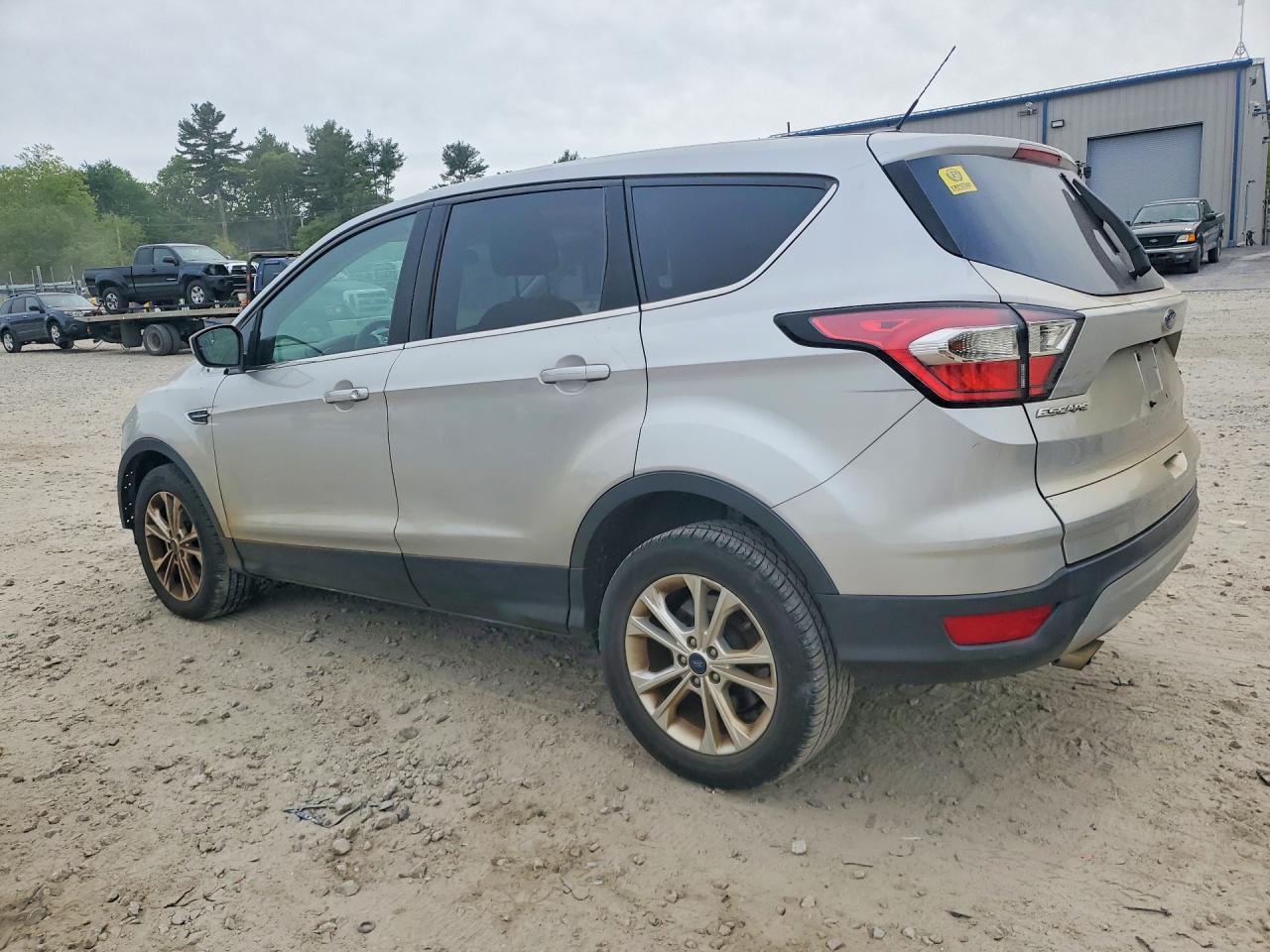 2017 Ford Escape Se - Фото 2