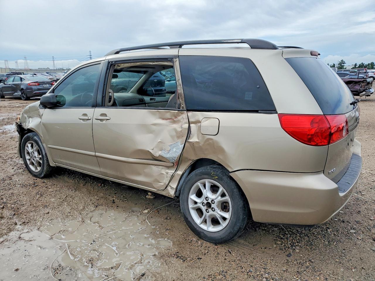 2006 Toyota Sienna Le - Фото 2