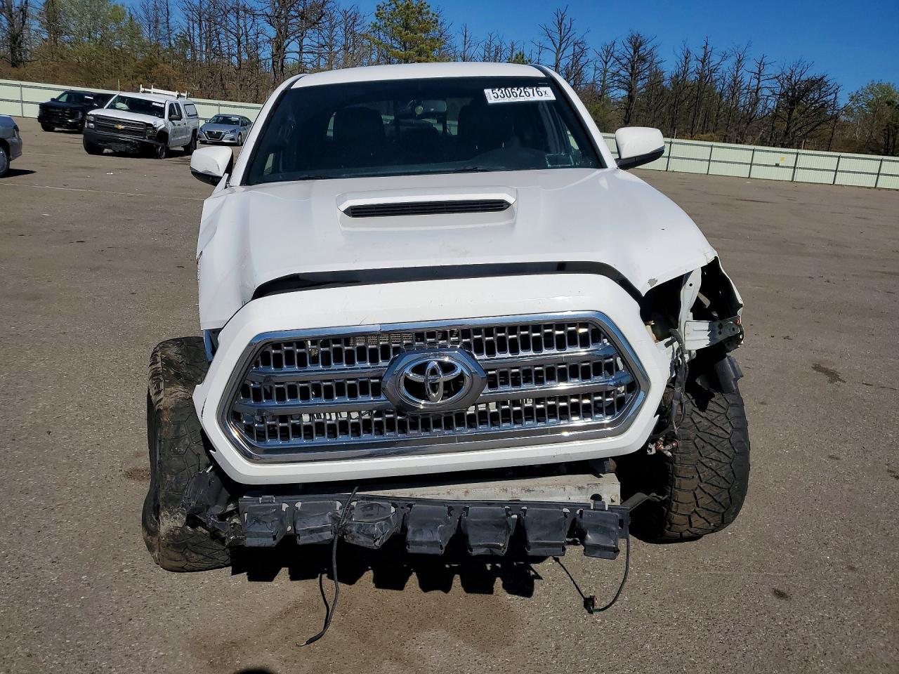 2016 Toyota Tacoma Trd Sport - Image 5