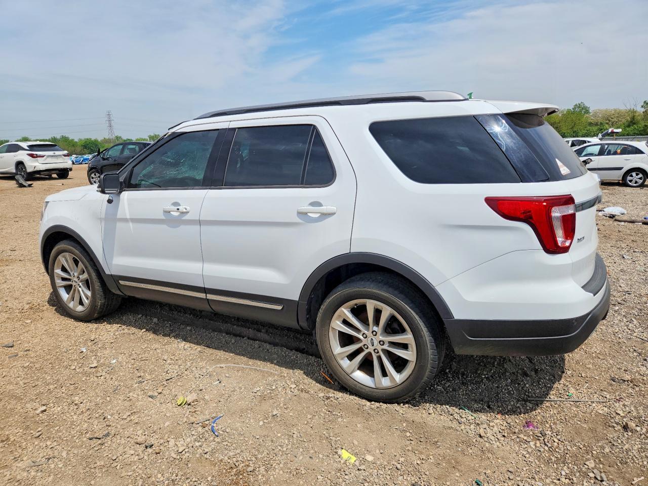 2019 Ford Explorer Xlt - Image 2