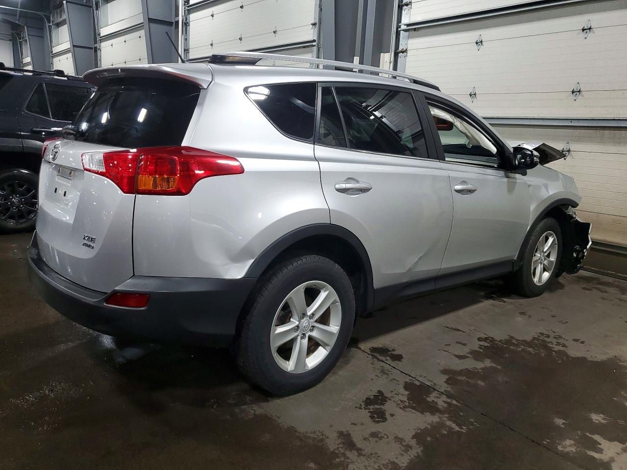 2013 Toyota Rav4 Xle - Image 3