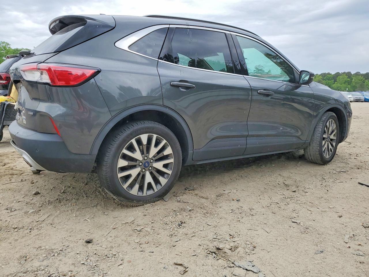 2020 Ford Escape Titanium - Фото 3
